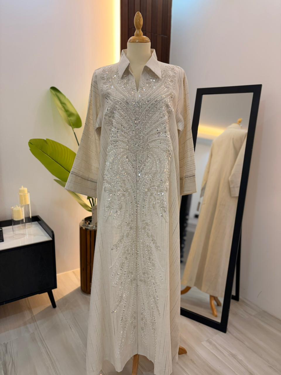 Off-White Colored Kuwaiti Jalabyia Dress